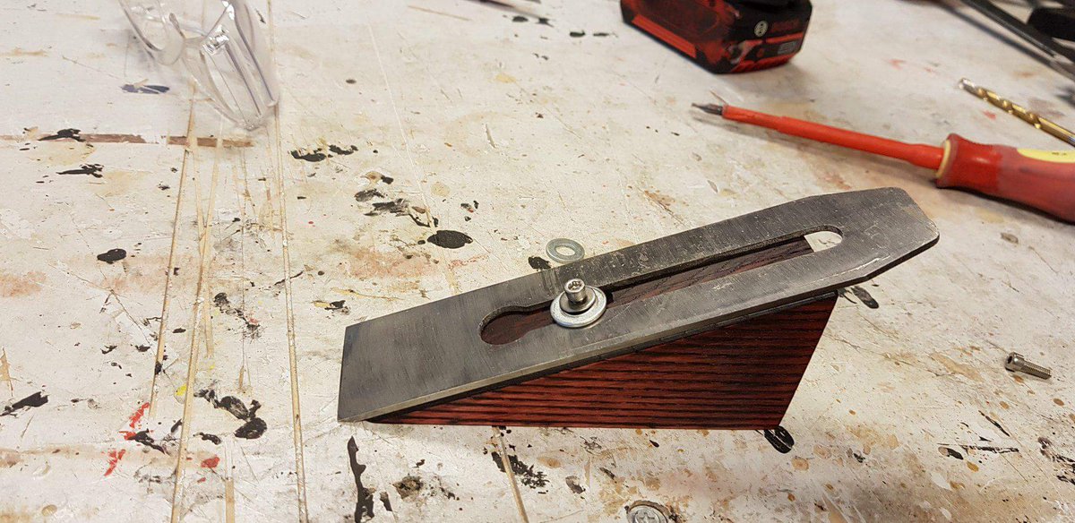 JonasSyrstad's tweet photo. Making my self a plane iron sharpening jig
#woodworking #daddygotwood #diy #wood #makerspace #oslo #bitraf #woodporn #jigmaking #sharpeningjig #handplane #plane #woodplane https://t.co/PPZIJ1po84