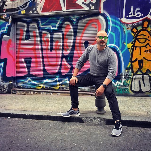 ALEXDIAZAD's tweet photo. Y Alex se fue a Europa y se cree modelito ahora?? LOL #TomaPaQueTeJalte #AlexGil #GQ #ToyBienRico #ClajeBombon #EuroTrip #hectourspr #viajerosboricuas @hectourspr 🤪 https://t.co/4nNAL63vnB https://t.co/Tf83PvqOQg
