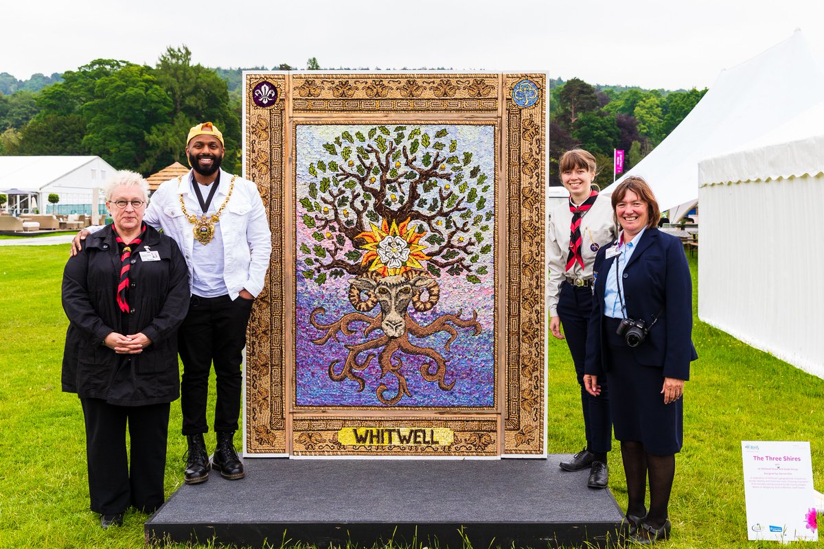WhitwellWells's tweet photo. Whitwell's well dressing created by volunteers from @whitscoutguide at @The_RHS @ChatsworthHouse with @MagicMagid. @UKScouting @derbyshirescout @Girlguiding @BearGrylls @SheffCouncil https://t.co/U2hYQpPbqf