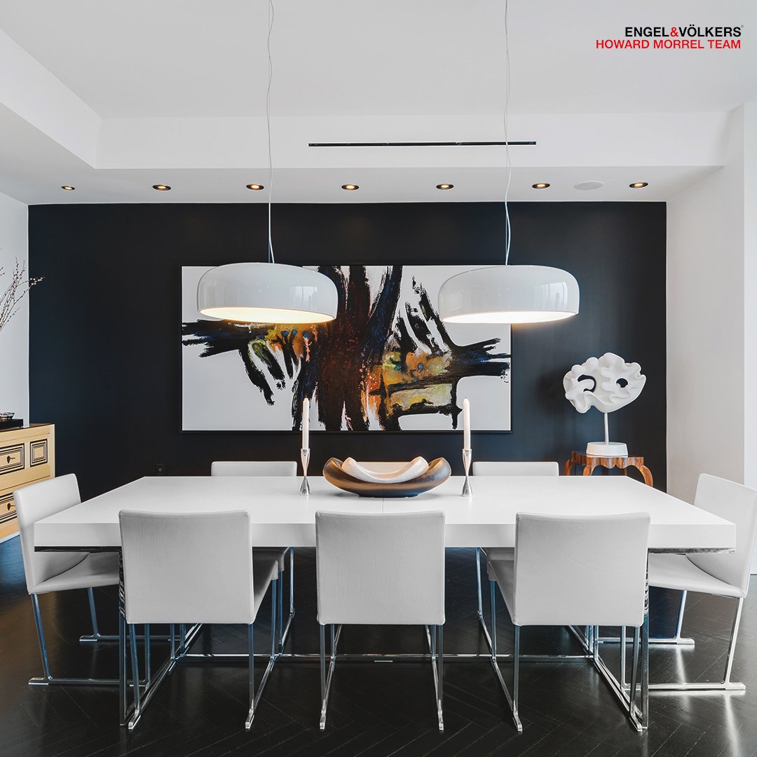 MorrelHirsch's tweet photo. 25 Columbus Circle | In this duplex apartment every detail of the #InteriorDecor was customized by designer #PatrickSutton to embody the vibrancy of NYS's style and culture. Invite your friends to dine with you in this luxury dining area. Contact: howardmorrelteam@evusa.com https://t.co/W8cvRcmqEr