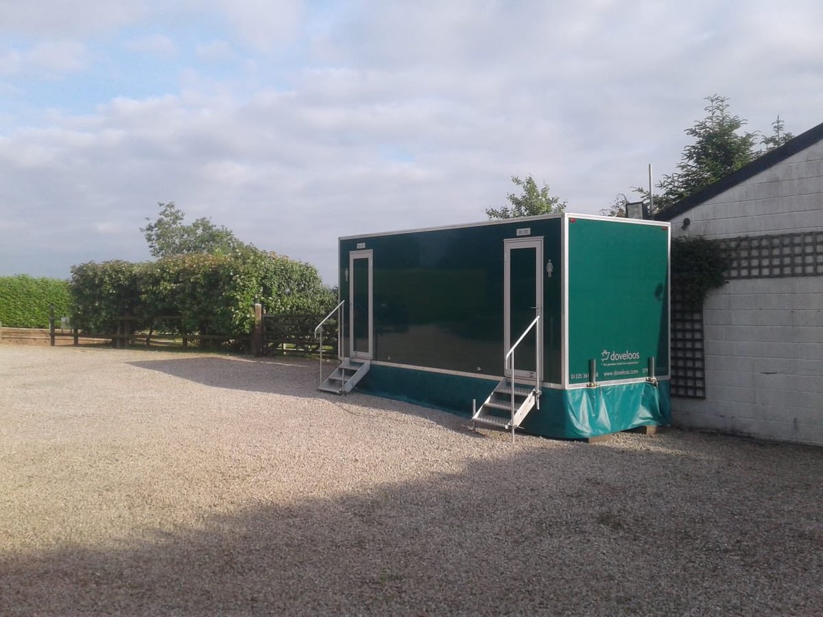 Just delivered our posh loos to Melbourne view for a special VIP who is attending Download this weekend. <a href="/DownloadFest/">Download Festival</a> <a href="/DoningtonParkUK/">Donington Park</a> #VIP #Derbyshire #musicfestival #poshloos