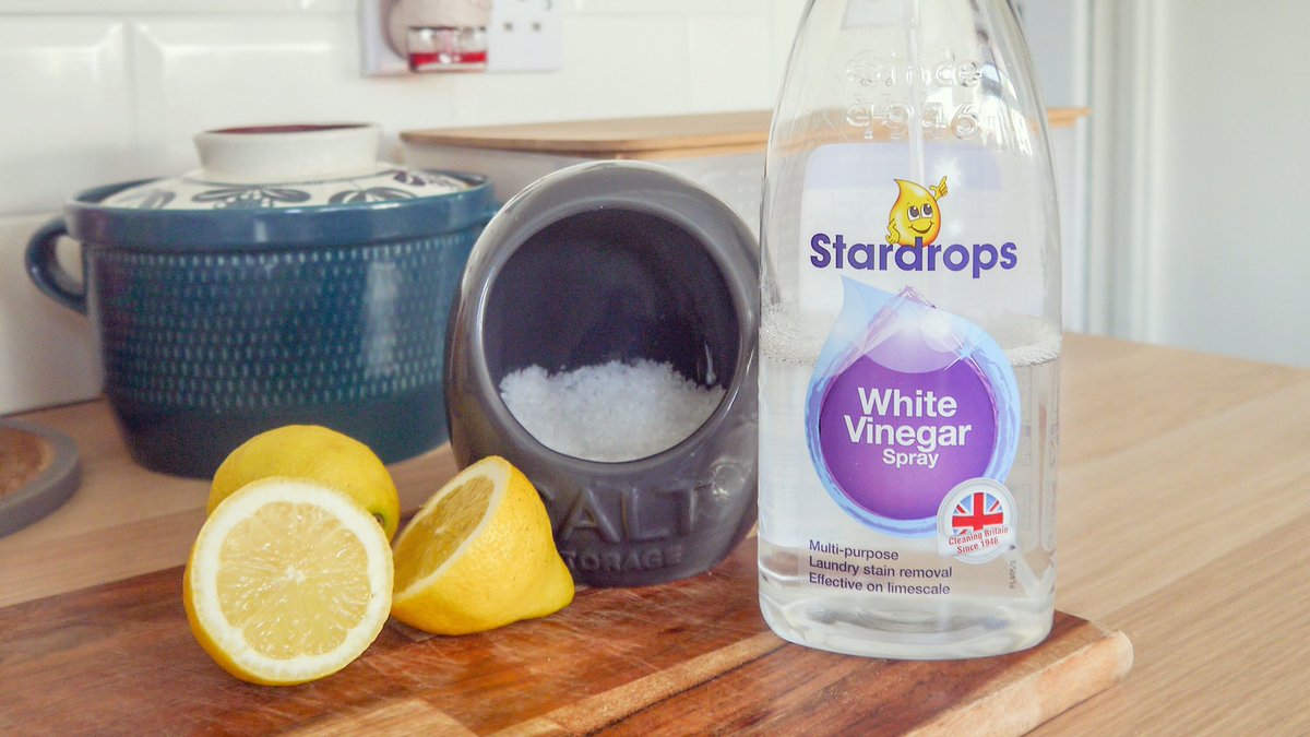 jottiesjournal's tweet photo. Lemon and salt are the perfect combo for neutralising any bad odours on your wooden chopping boards 🍋👌🏼 Then use white vinegar to disinfect https://t.co/lmzk1z9JMT