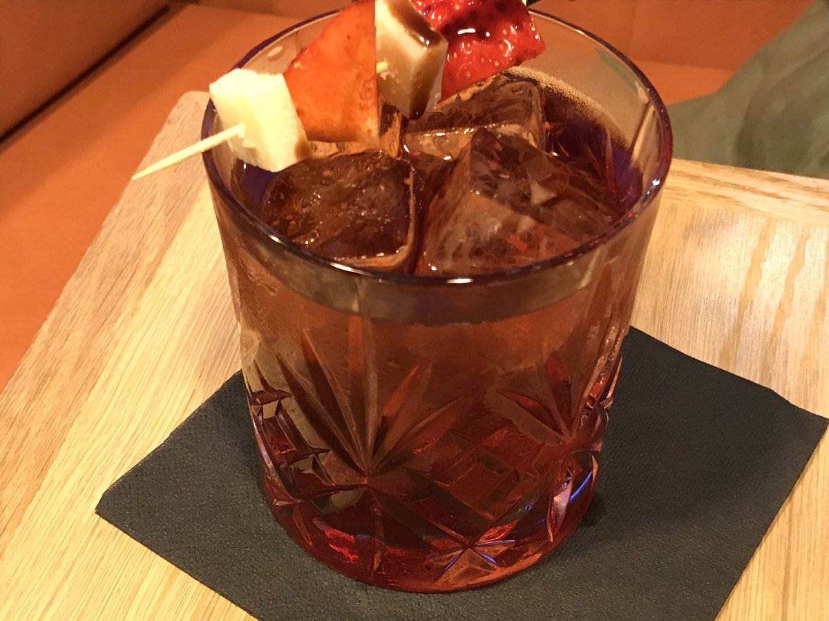 Andrea_Radic's tweet photo. Stasera proviamo Pescheria con cottura #infishwetrust a #Milano in compagnia di un’enologa super #cool @S_Baratella https://t.co/pqMM3RkEry