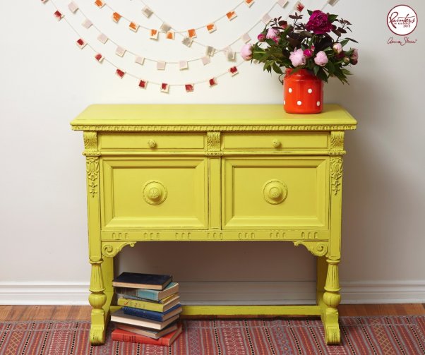 AnnieSloanHome's tweet photo. As soon as you heard my theme was British Summer Time you MUST have known you’d have some English Yellow coming your way. Jelena Pticek is the lady responsible for injecting some SUNSHINE into your feeds today with this painted  sideboard in Chalk Paint® in English Yellow. https://t.co/i1HMul4VIS