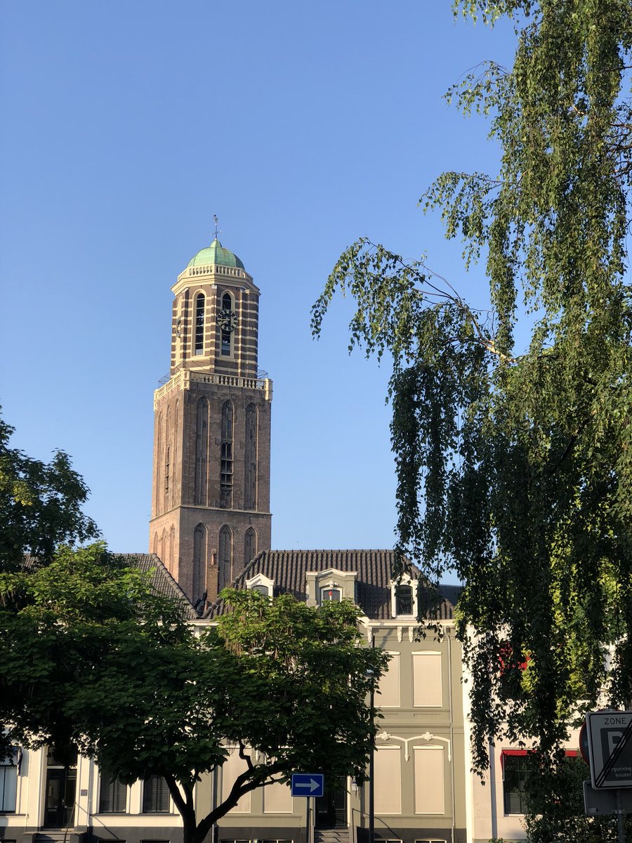 Vandaag een prachtige stadswandeling tijdens ons jaarlijkse #zomeruitje in #zwolle Wat een fantastische historische stad hebben we toch!
