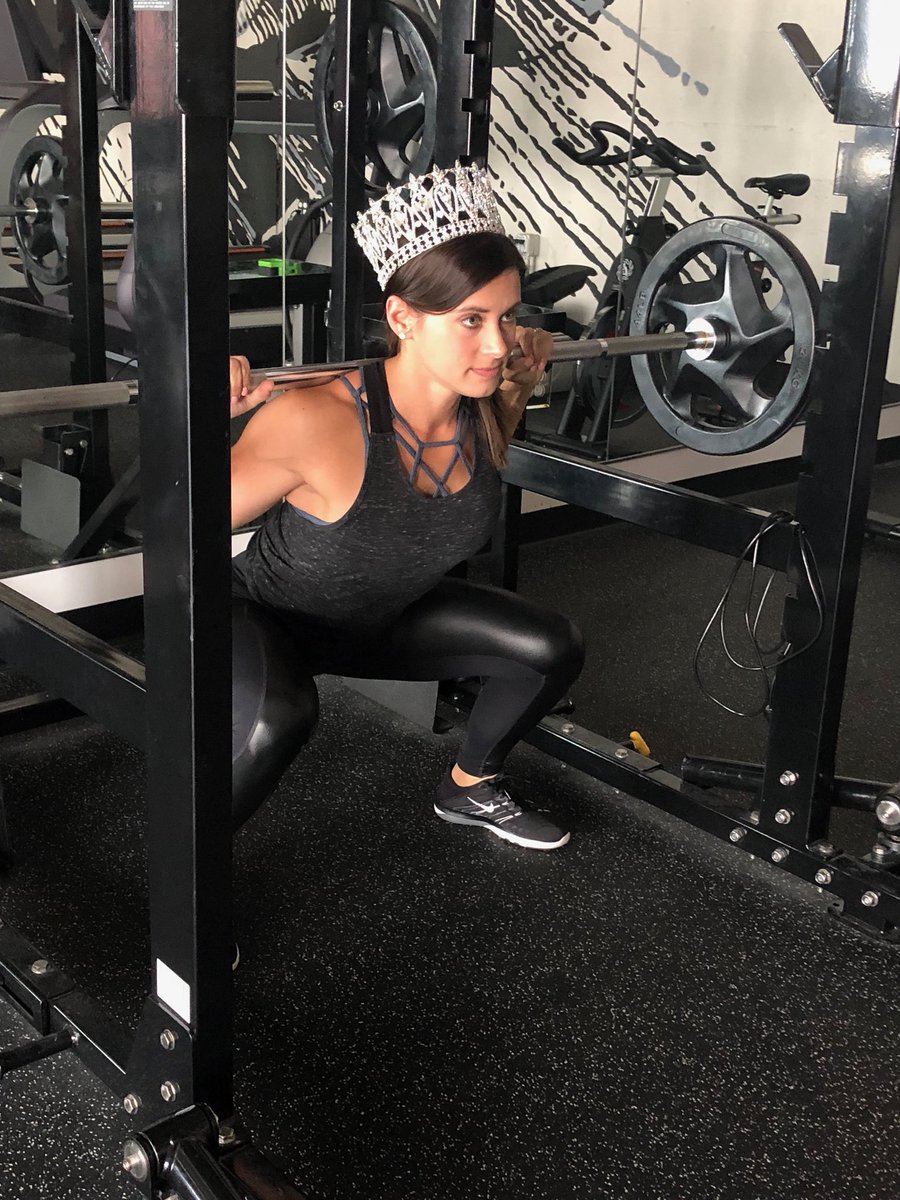 alicialashea_'s tweet photo. Had the chance to interview Mrs. Florida today. As you see in this picture she’s already preparing to take things to the next level. #pageant #mrsflorida #mrsusnext #fitlife #fitness #bodytrac https://t.co/Zm6v5fEdlW