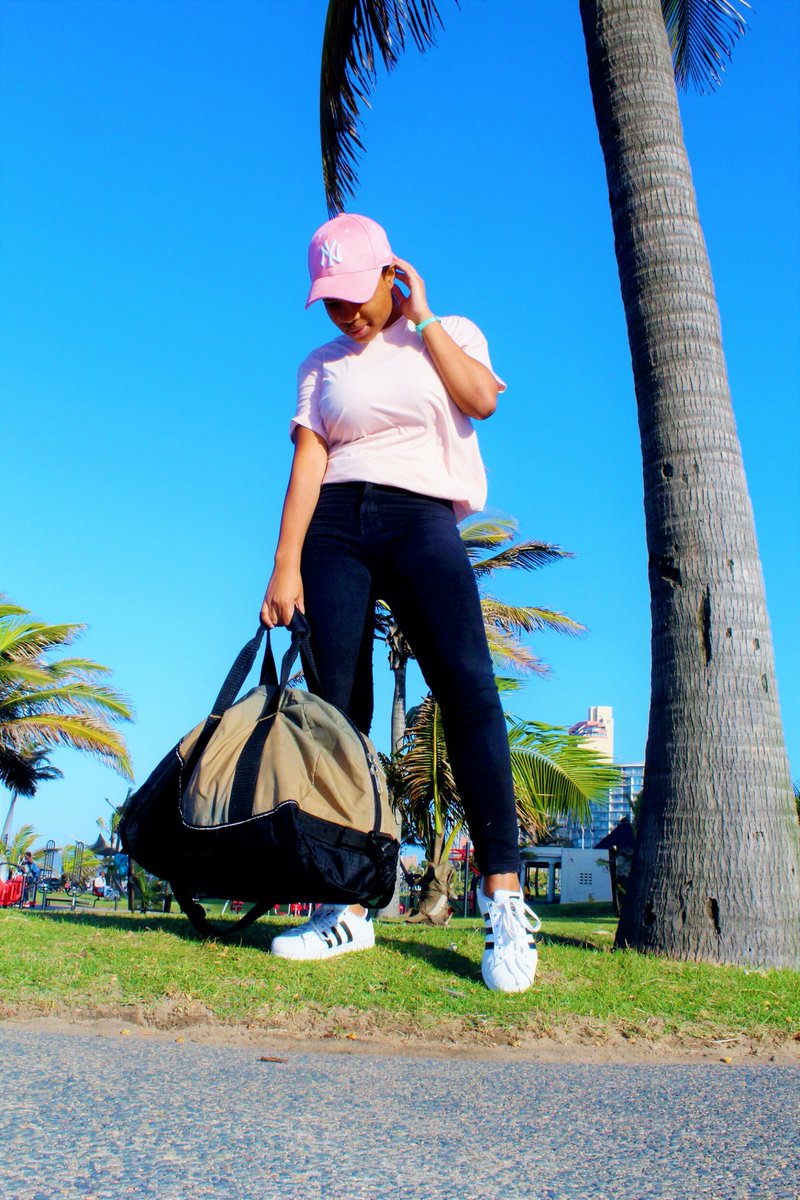 KrispyPictures_'s tweet photo. Outdoors Photoshoot around Durban Hit us Upπ
10 Pics= R100
15 Pics= R150
30 Pics= R250
60 Pics= R450
85 Pics= R550
100 Pics= R600
π·: @LordKrispy98
cc: @lordyApictures
#HellaClean https://t.co/f0AjnVcWAd