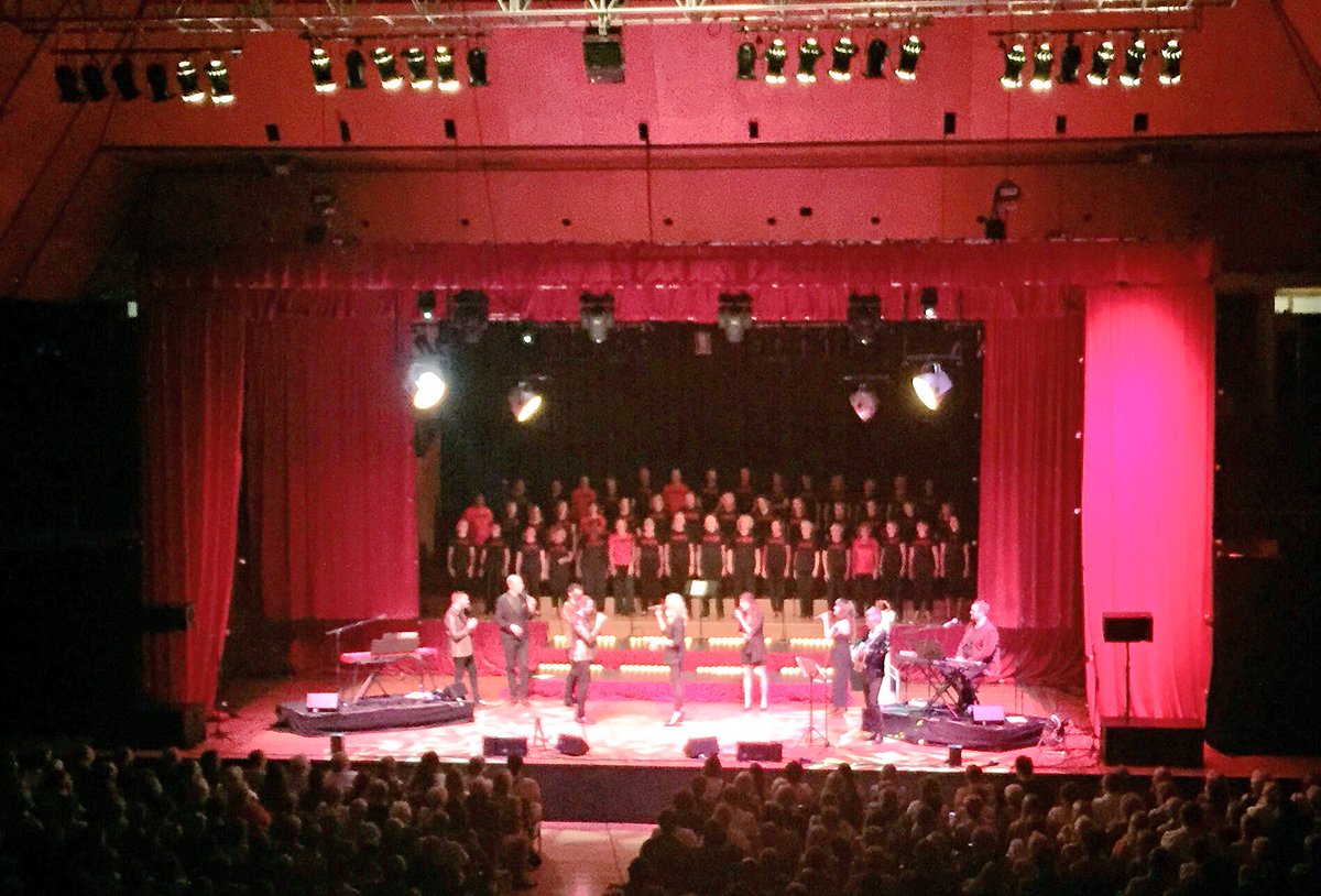 OneVoiceCC's tweet photo. Here we go... we’re on stage with @GarethMalone and @swinglesingers @prestguildhall!!! 🎶👏🎶👏🎶👏 https://t.co/EbptmKGPuj