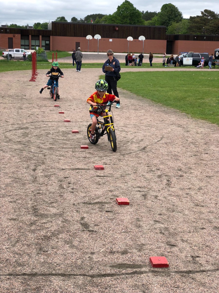 MapleridgeNNDSB's tweet photo. @MapleridgeNNDSB students practicing their skills in this year's bike rodeo. Congratulations to all those who participated and thank you to the O.P.P. and our local Lion's Club members! https://t.co/dap1mONKYT