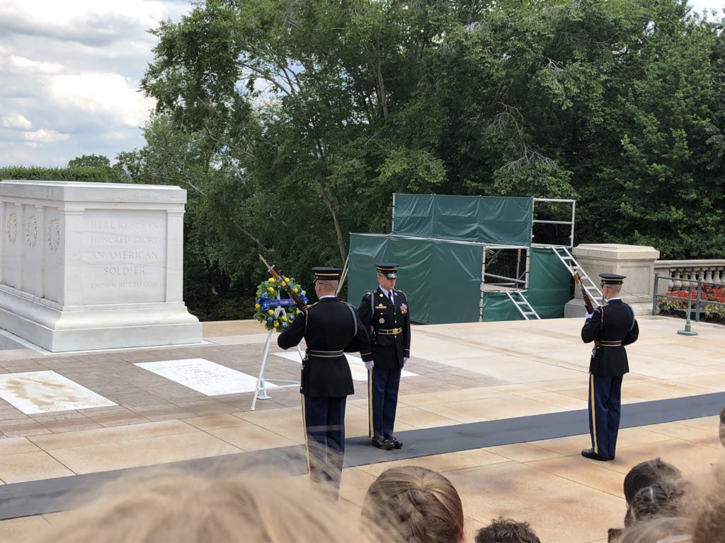 tassielittle's tweet photo. Arlington. #BMSvacay #awesomeguide https://t.co/Y52uUn6xZk
