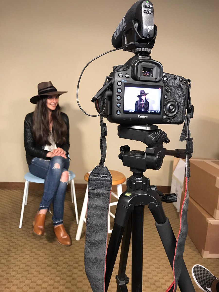pipelinespro's tweet photo. #pipelight interview today with Executive Producer of VR/AR/MR, Julia Sourikoff at @toolofna — stay tuned! 🎞🎬 https://t.co/d2gwOjvw3U