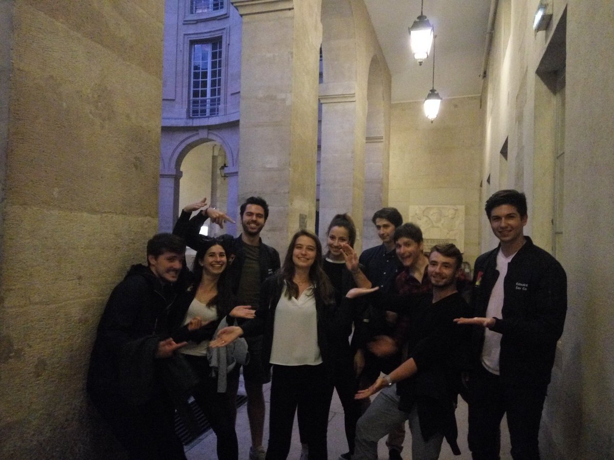 EPF_Projets's tweet photo. Merci à @JuniorsIDF pour l'organisation du concours de pitchs,  aux juristes pour leurs conseils avisés, à @AJCAssas pour leur accueil. Bravo à  Camille Davesnes pour la 2nde place et à son pitch sur l'optimisme, qualité de l'entrepreneuriat ! #WeAreJE #Éloquence #WeAreJIDF https://t.co/RMHY6gdJJr