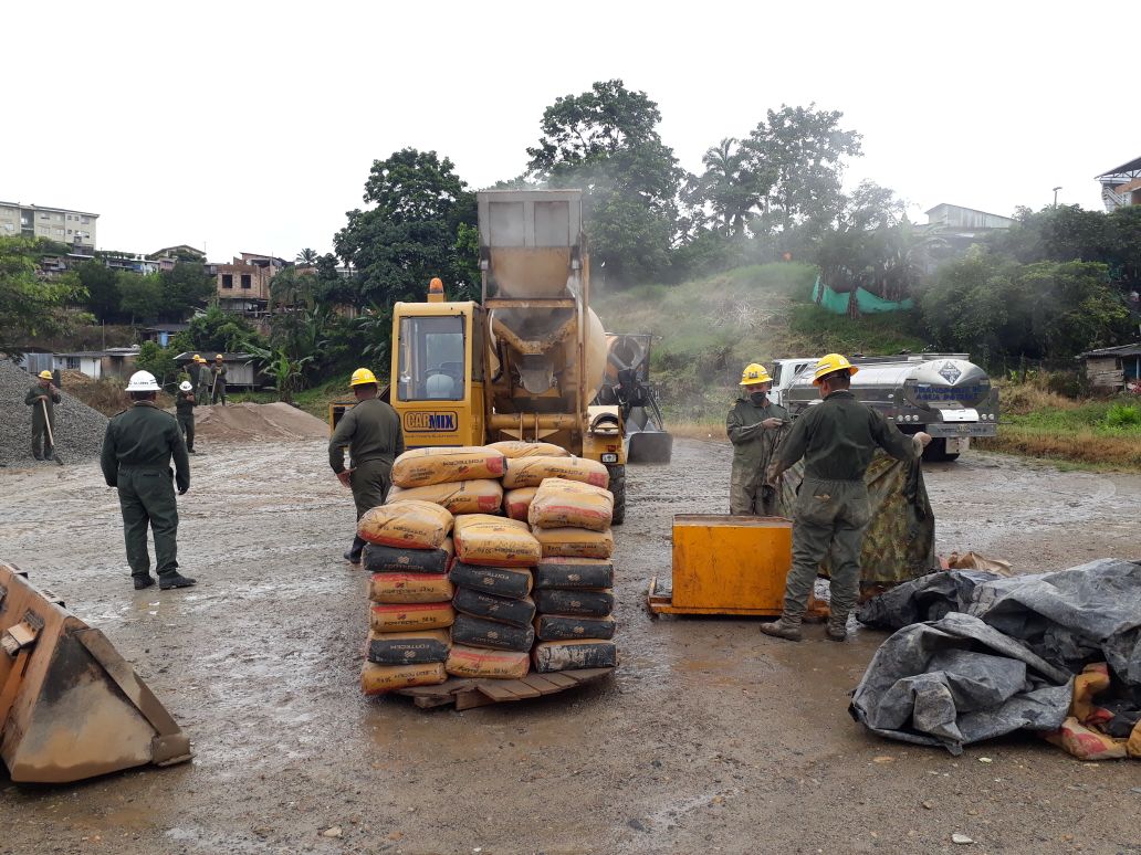 Ingenieros_EJC's tweet photo. Desde municipio de #Mocoa en #Putumayo, #IngenierosMilitares de la #BRCON #COING @COL_EJERCITO continúan en la construcción y pavimentación de las vías internas del municipio. https://t.co/CQ13VDV6Em