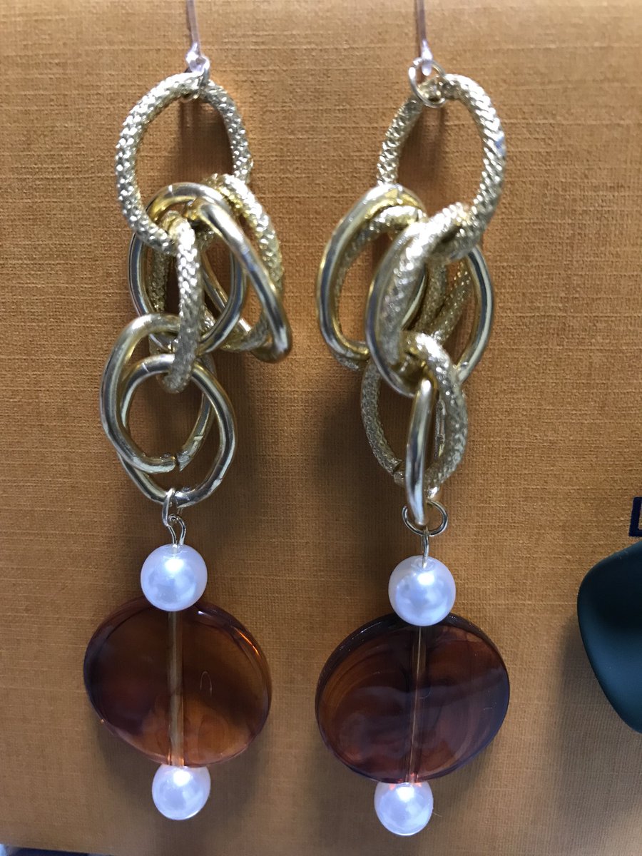 TenTen30752094's tweet photo. 3点セットハンドメイドピアス❤️
税込1299円
#よもぎ蒸しサロンTen❤︎
#ベビTen❤︎ https://t.co/Lbk2qPsU9g