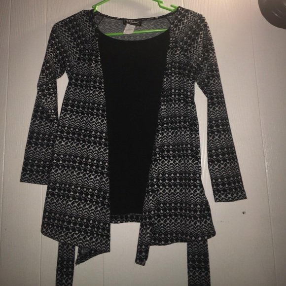 clarice918's tweet photo. So good I had to share! Check out all the items I'm loving on @Poshmarkapp from @hester_ss #poshmark #fashion #style #shopmycloset #btween #missme #torrid: https://t.co/lQ8Iq1foXF https://t.co/1JTEcSAhUe