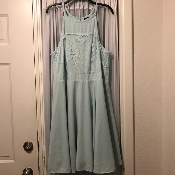 clarice918's tweet photo. So good I had to share! Check out all the items I'm loving on @Poshmarkapp from @hester_ss #poshmark #fashion #style #shopmycloset #btween #missme #torrid: https://t.co/lQ8Iq1foXF https://t.co/1JTEcSAhUe