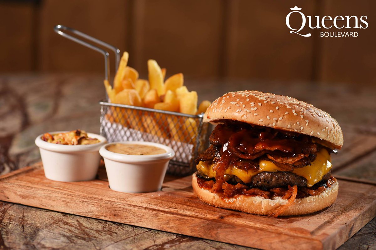 Queens Bar Rosario tweet media