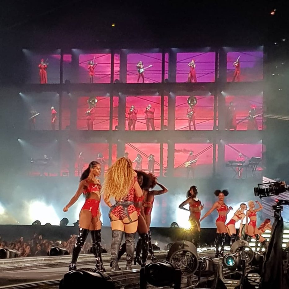 On The Run II Tour tweet media