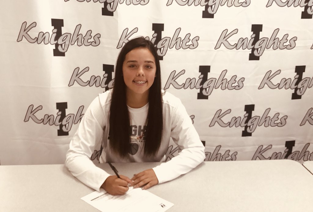 Jada_burns5's tweet image. I am excited to say I signed to play basketball at Chemeketa! Thank you to everyone who has supported me through my journey 🏀❤️ @ChemeketaWBB