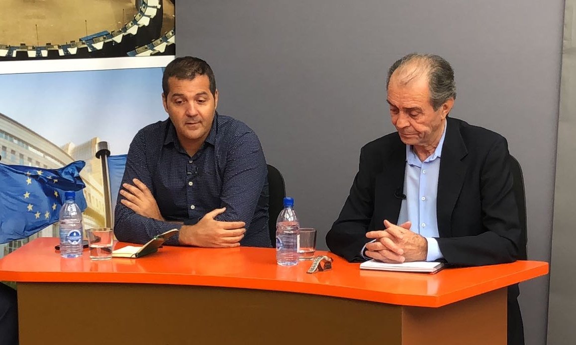 Canal4tvtelde's tweet photo. En directo El Debate en @Canal4tvtelde con la participacion del @pptelde @CsTeldeGC @masportelde #PSOE hablando de la moción de censura y el nuevo gobierno de @sanchezcastejon 
#DebatePoliticoC4TV https://t.co/TXRkVdT7iT