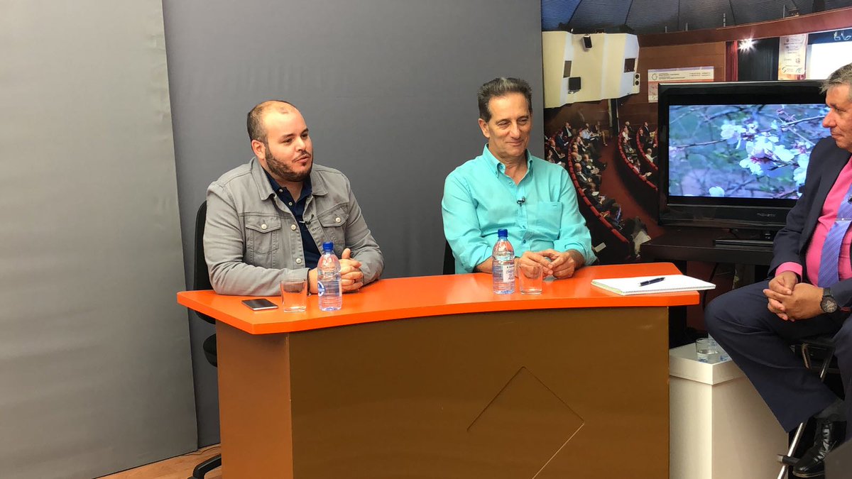 Canal4tvtelde's tweet photo. En directo El Debate en @Canal4tvtelde con la participacion del @pptelde @CsTeldeGC @masportelde #PSOE hablando de la moción de censura y el nuevo gobierno de @sanchezcastejon 
#DebatePoliticoC4TV https://t.co/TXRkVdT7iT