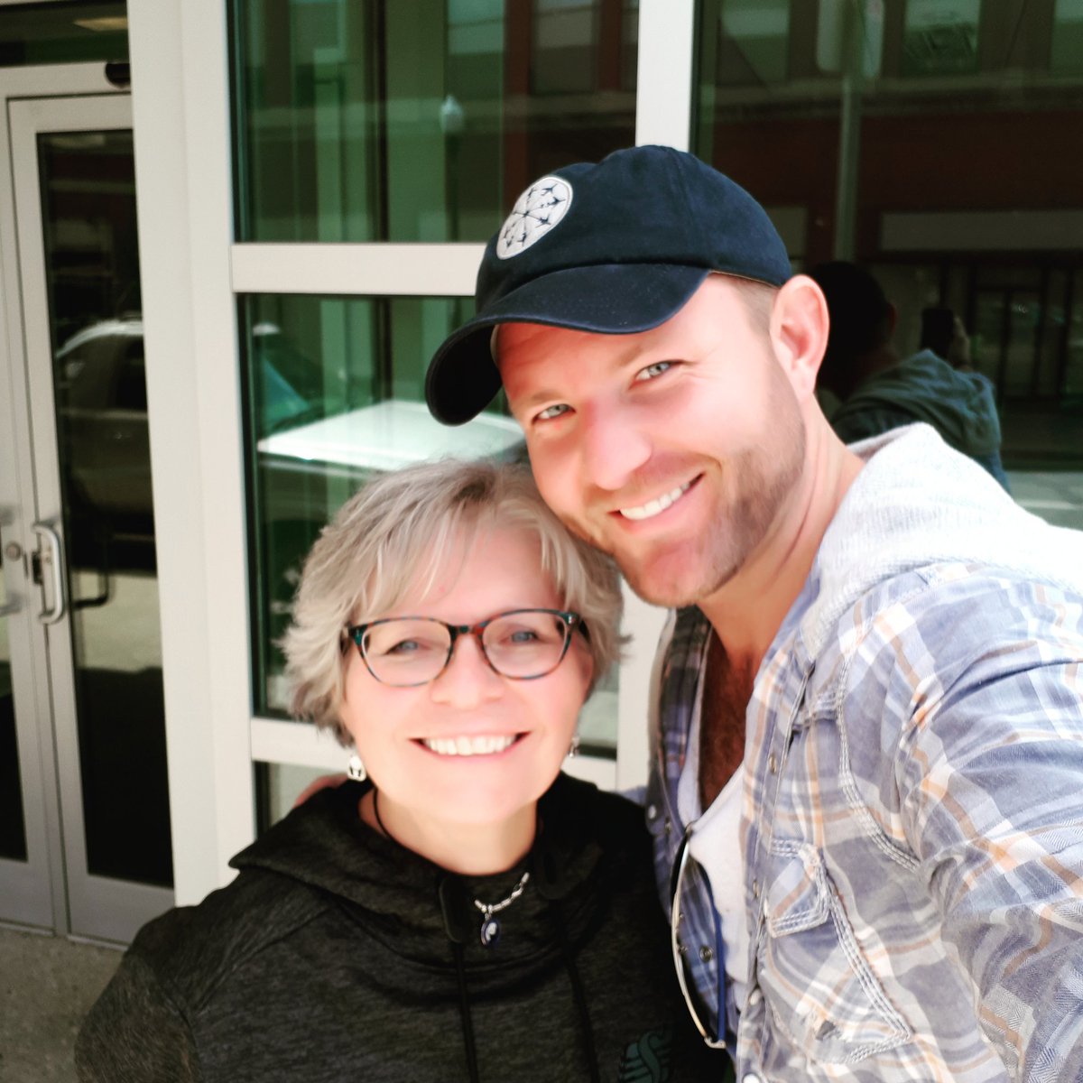 peppygreen81's tweet photo. @ryansimsband @ReginaDowntown  you never know who's coming in for a visit @620ckrm  fab visit terrific music https://t.co/xaG3DKeLRU