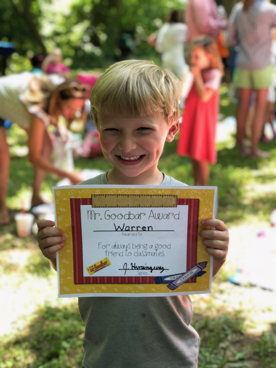 _MrsMiller's tweet photo. The Mr. Goodbar award! 💚 #RootK @RootElem https://t.co/b0QQXDNw0t