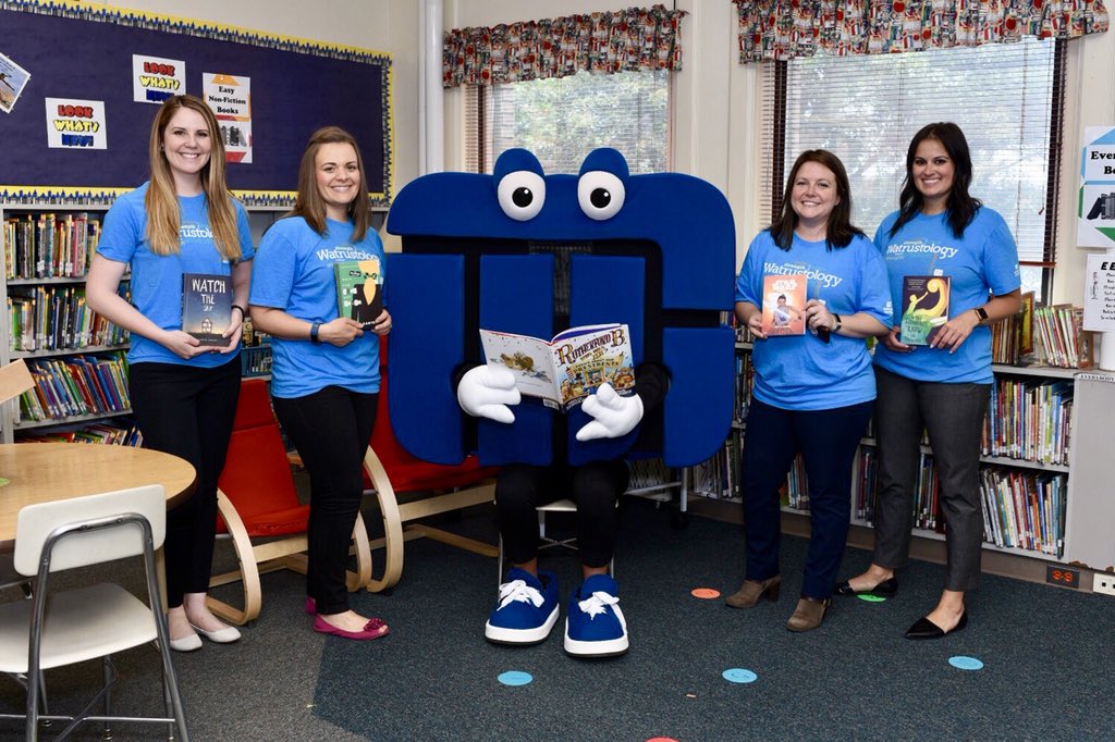 mykcrawford's tweet photo. The @watrust #CrewInBlue delivered 500 books 📚 to Adams Elementary today as part of the Magic of Storytelling project. #WATrustology #spokane #ad #magicofstorytelling https://t.co/EVlcT129Yc