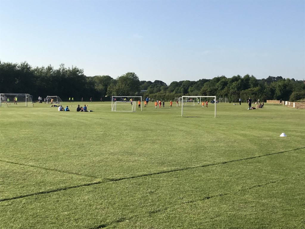 saughallcolts's tweet photo. Costa del Seahill tonight #trainwithasmile https://t.co/xqUlOAmCP9