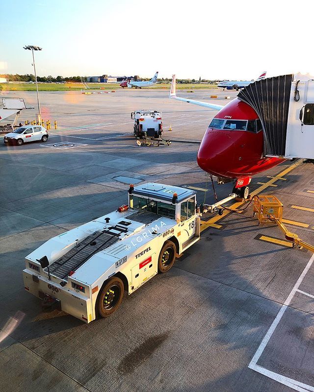 LGrima's tweet photo. Evening turns 🔁 .
🔺
🔺
🔺
@flynorwegian @gatwickairport @instagramaviation @megaplane @osm_aviation #LGW #GatwickAirport #Gatwick #RampLife #AirportLife #AVGeek #Aviation #AviationDaily #InstaPlane #InstaAviation #MegaPlane #MegaVideo #MegaShot #PlaneP… https://t.co/xXAzALEDpX https://t.co/6VZomWwC3t
