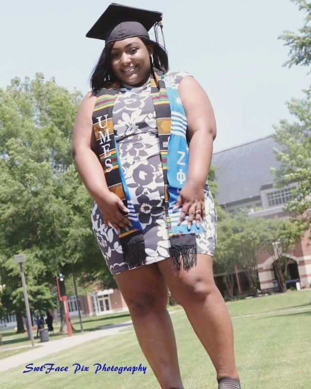 Latrice_of_wce's tweet photo. Liyah's Graduation Photo Shoot, I was very Honor to do this for her. #Shoot It was hard holding back tears and take pictures #ProudMom #Photographer #SwtFacePixPhotography #UMESGrad #ClassOf2018 #AviationMajor #UMES #Photos #CollegeGrad #NoLimits #ZetaPhiBeta #AceClub https://t.co/Rzn9PpKA3k