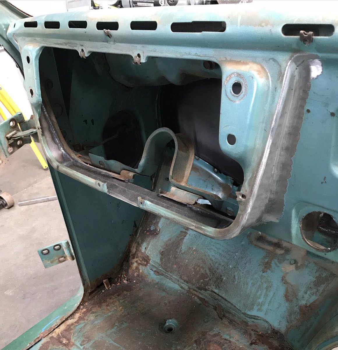 c10source's tweet image. Metal Ox Fab killed it on this mod. One of the most original ideas we’ve seen in years. Well done! 👍👍 #c10 #c10trucks