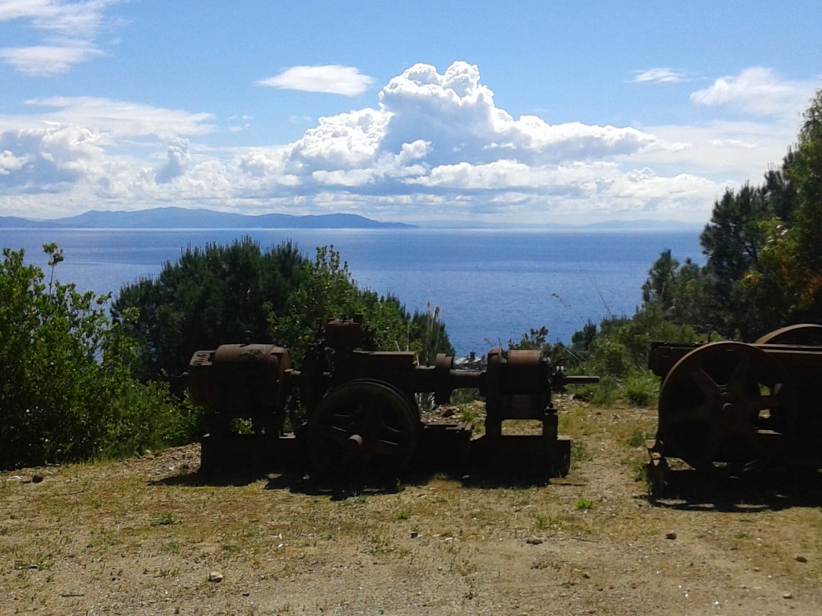 parcominelba's tweet photo. Avete mai visitato le miniere di #RioMarina dopo la pioggia? I colori cambiano, il panorama non delude mai. Ecco alcuni scatti.
#parcominelba #isoladelba #elbadascoprire #Tuscany #LaCostachebrilla https://t.co/0OfwCQWZZ2