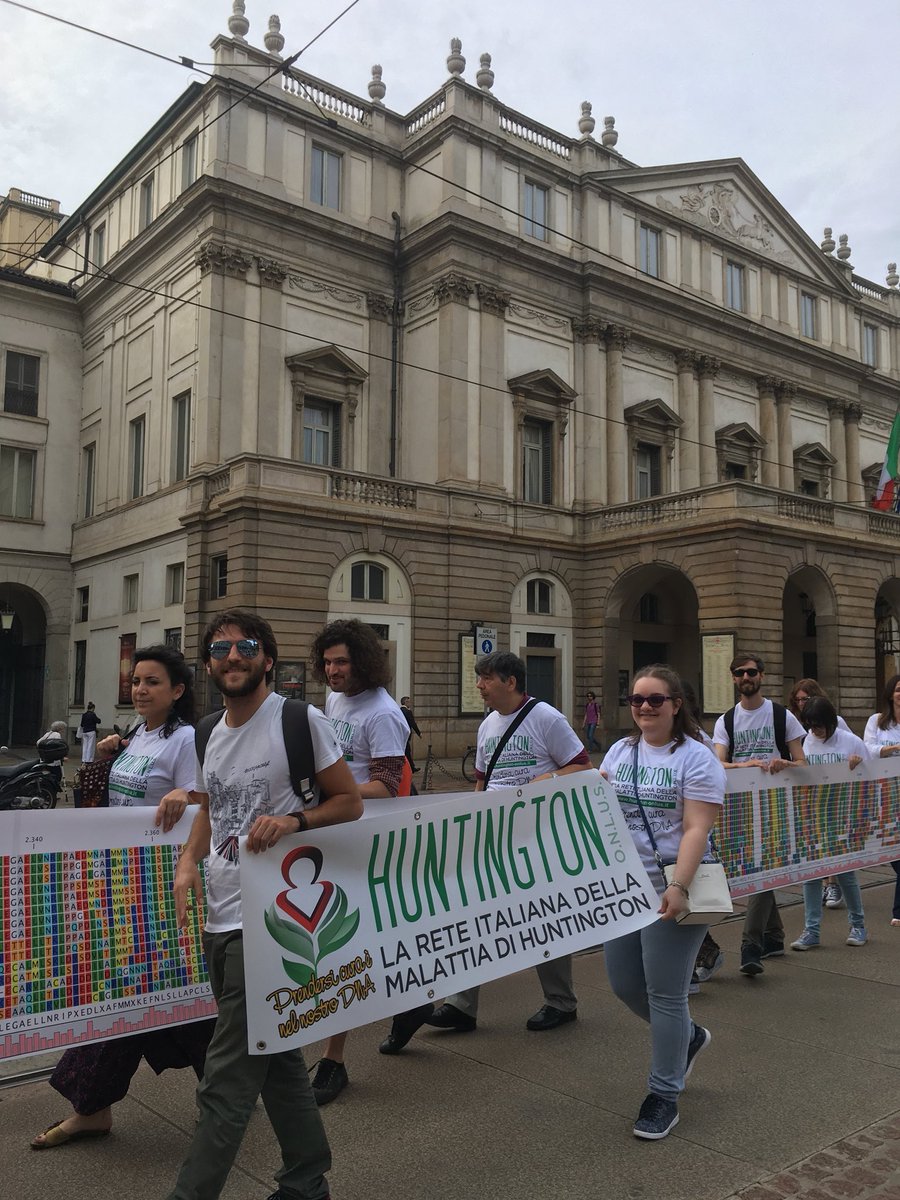 CLAMustacchi's tweet photo. The temple of music, La Scala di Milano, is overrun !
๐ผ๐ผ๐ผ๐ผ๐ผ๐ผ๐ผ
#huntingtondisease flash mob #Hdays @HuntingtonOnlus
Genius! https://t.co/gMLuT7oHR7