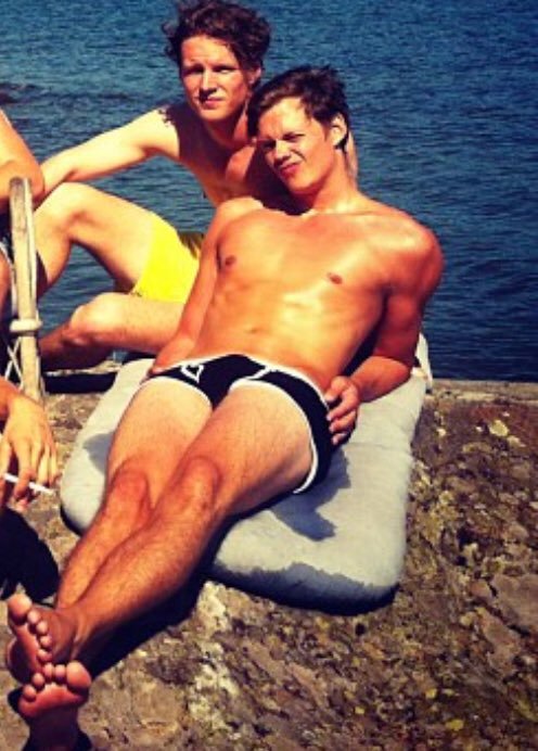 wOw his legs; so powerful