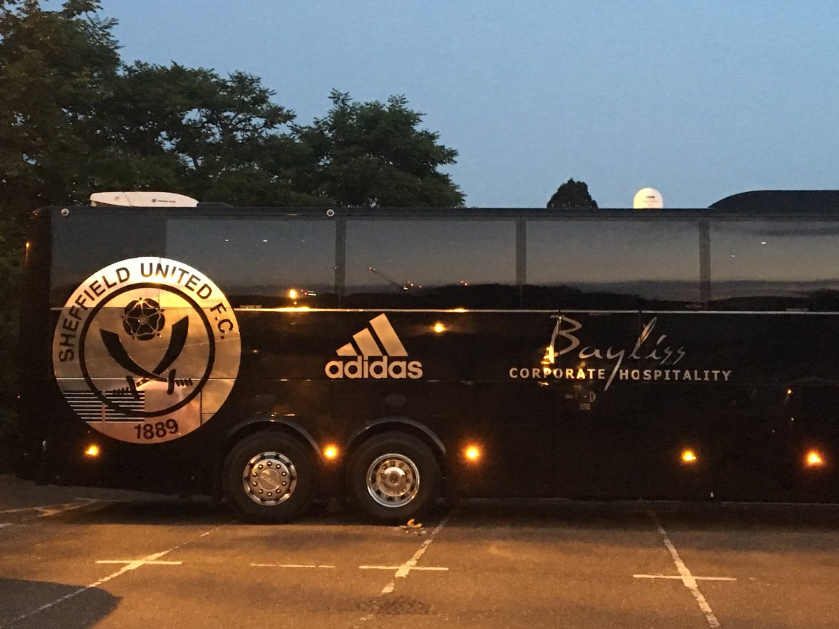 EssexCricket's tweet photo. Hi @SUFC_tweets, we think @kentcricket might have your coach? https://t.co/TAgtb7rIZq
