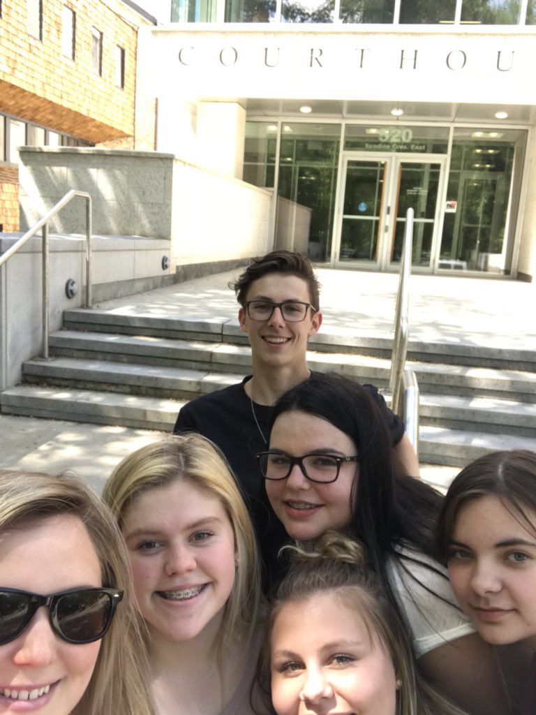ChelsBourgonje's tweet photo. Law 30 field trip to Provincial Court and the Court of Queenβs Bench! @perdue_school #mpscpssd #learningonlocation #engagement https://t.co/52SR6Z8jNN