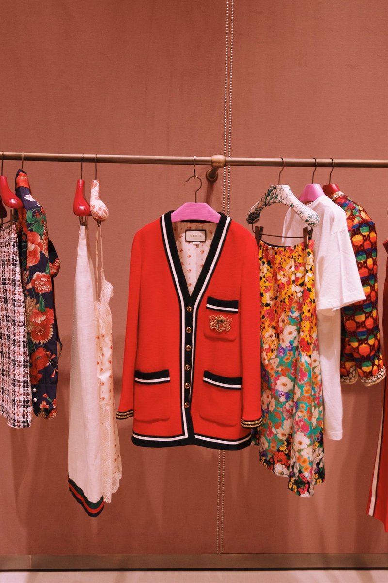 dna_magazine's tweet photo. Ride your heart 💖 | @gucci inaugura una nueva tienda en Artz Pedregal 🙌🏻 | En donde además de encontrar las últimas colecciones de ropa, calzado, joyería y accesorios ✨es la primera tienda en Latinoamérica en donde podrás comprar las colecciones de #GucciHome 💫🔮| #GucciArtz https://t.co/pzwi1ZVFUr