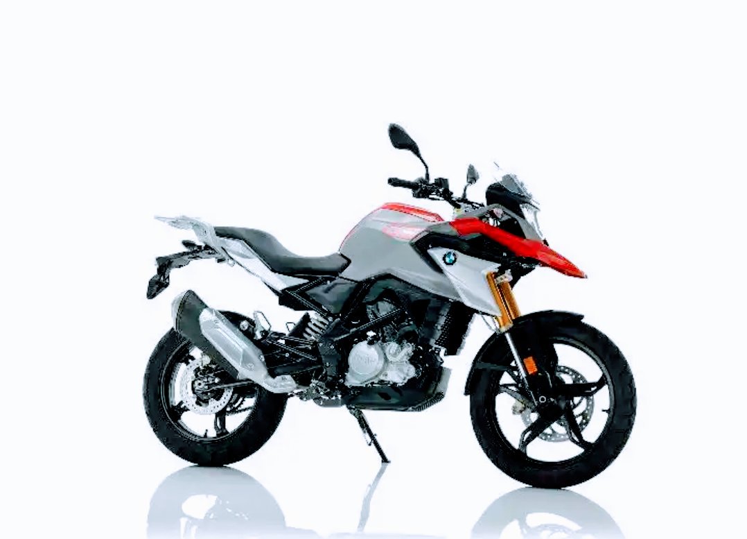 sanjivvakharia's tweet image. It's the final count-down ! 
#MakeLifeARide
The @BMWMotorrad_IN most awaited motorcycles #G310GS &amp;amp; #G310R arriving soon and u can pre-book one by June 8th onwards for a price of RS/ 50,000 #bmw #India