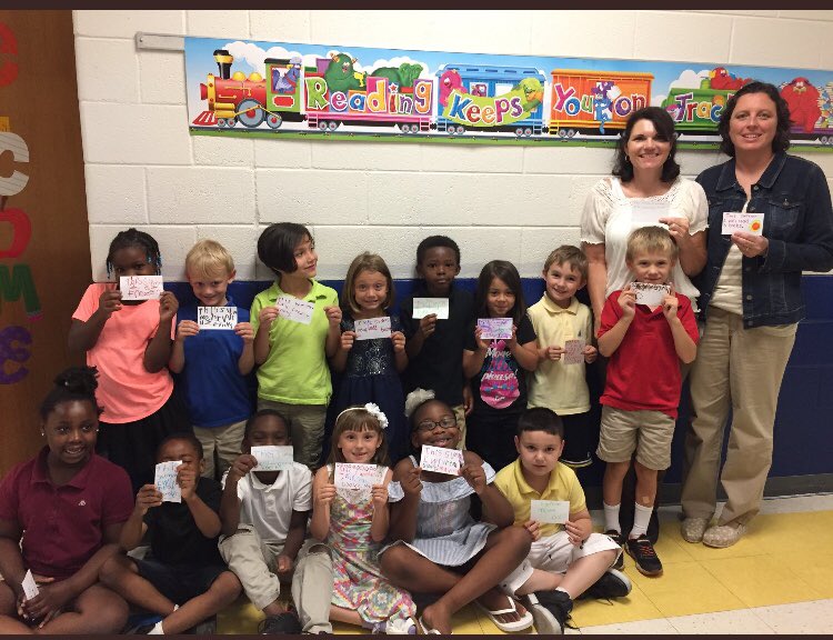 MsCraven23's tweet photo. K-1 classes set their summer reading goals! #rssreads @HDESPrincipal @MrsBatesHDES @Webbjr_K @lucy_barnes https://t.co/dw2a81CF0W