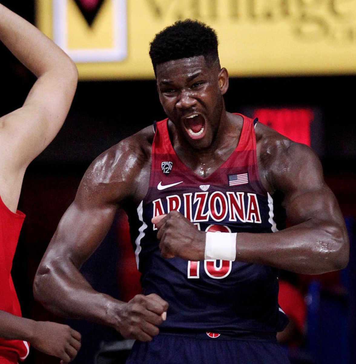 thefiveby5's tweet photo. 🚨🚨🚨 NEW 🚨🚨🚨 updated in-depth scouting report for DeAndre Ayton from @ZachMilner13 
Link: https://t.co/WImHLQMamz
Includes:
▪️Strengths &amp; weaknesses
▪️Videos
▪️In-depth scouting
▪️NBA fit
▪️Projected draft range
#NBA #NBADraft #NBADraft2018 #5x5Draft https://t.co/xnk4Bu7Hbe