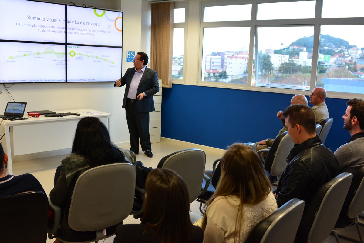 hubssp_sc's tweet photo. Hoje aqui no @hubssp_sc  "Self Service BI", com Rossano Nogueira, consultor em ciência de dados no MPSC #analytics https://t.co/VyQpQo3ZEo