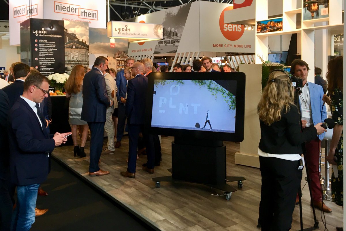 bastiaanderoo's tweet photo. Met dank aan @GemeenteLeiden met 3 startups @PLNT_Leiden op @PROVADAre @Kadax6 #stopcountingbricks @Okku_io #healthy buildings @Wildewand #circulareconomy https://t.co/e9XFIzXto0