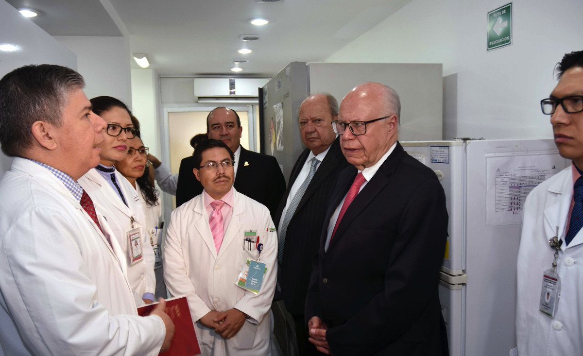 SSalud_mx's tweet photo. .@JoseNarroR felicitó todas las personas que han hecho posible el desarrollo de una institución como el Hospital Central Sur de Alta Especialidad #HCSAE de @Pemex https://t.co/wIdpKRW0yX