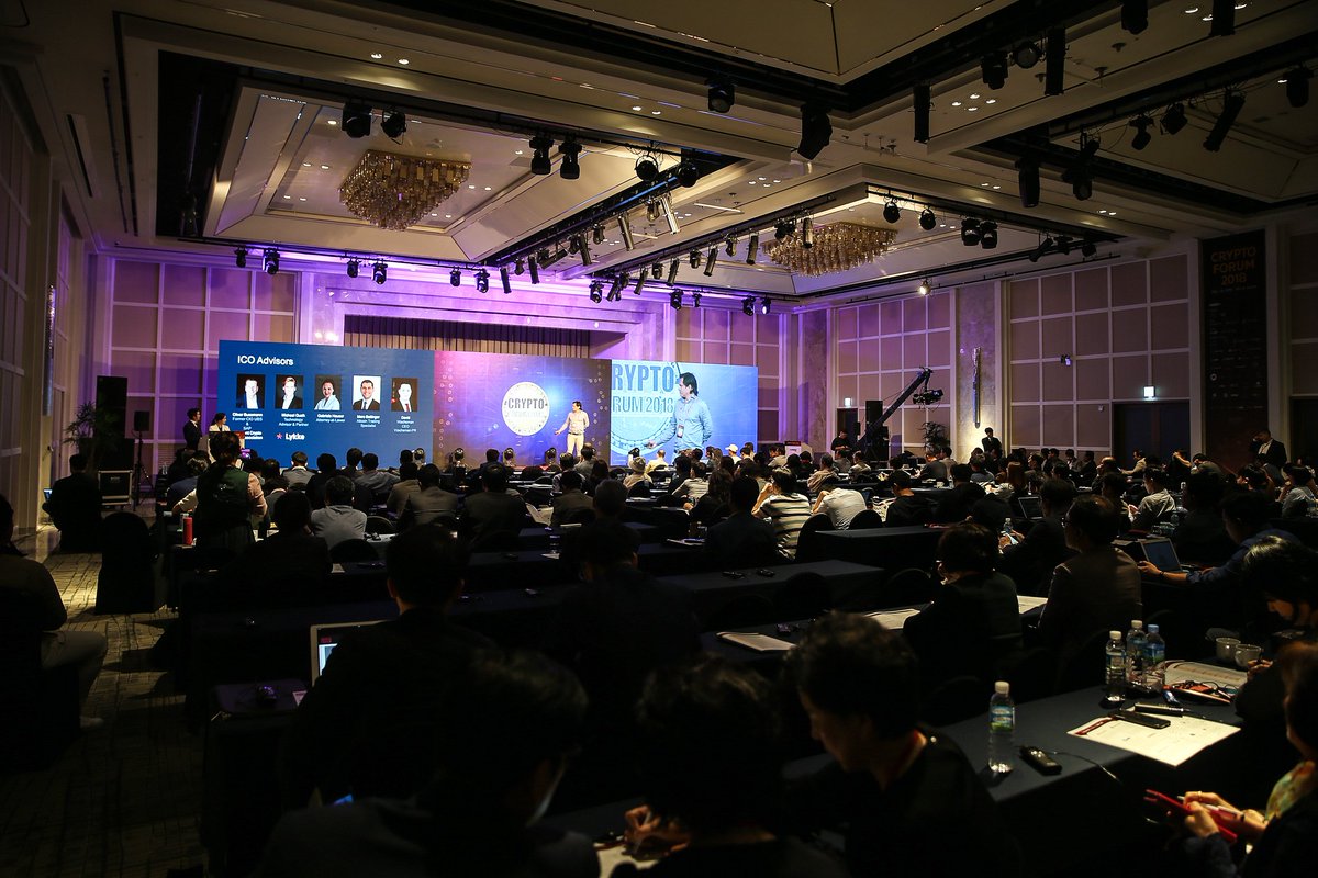 DConferenceIO's tweet photo. David Kuhl, the Chief Business Development Officer of Smart
Container, speaking at Crypto Forum for Hotcoins! https://t.co/mRLCd11jCA