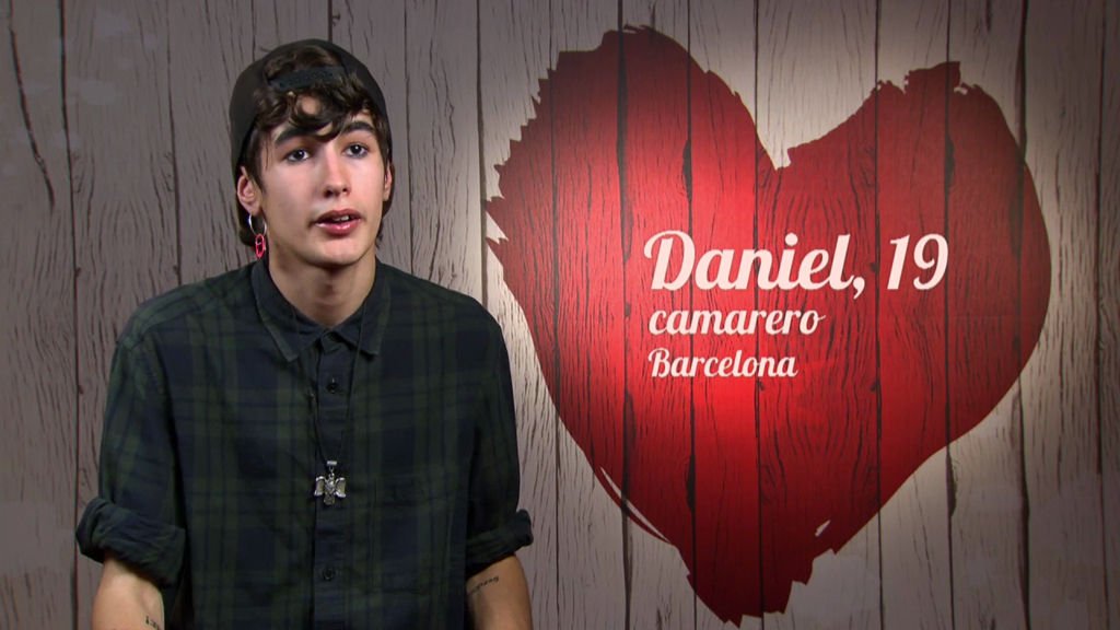 cuatro's tweet photo. Daniel: “He vivido en la calle y no entiendo por qué la gente no ayuda a quien lo necesita” #FirstDates659 https://t.co/mkpUf6GnDP https://t.co/YSflMymJPV