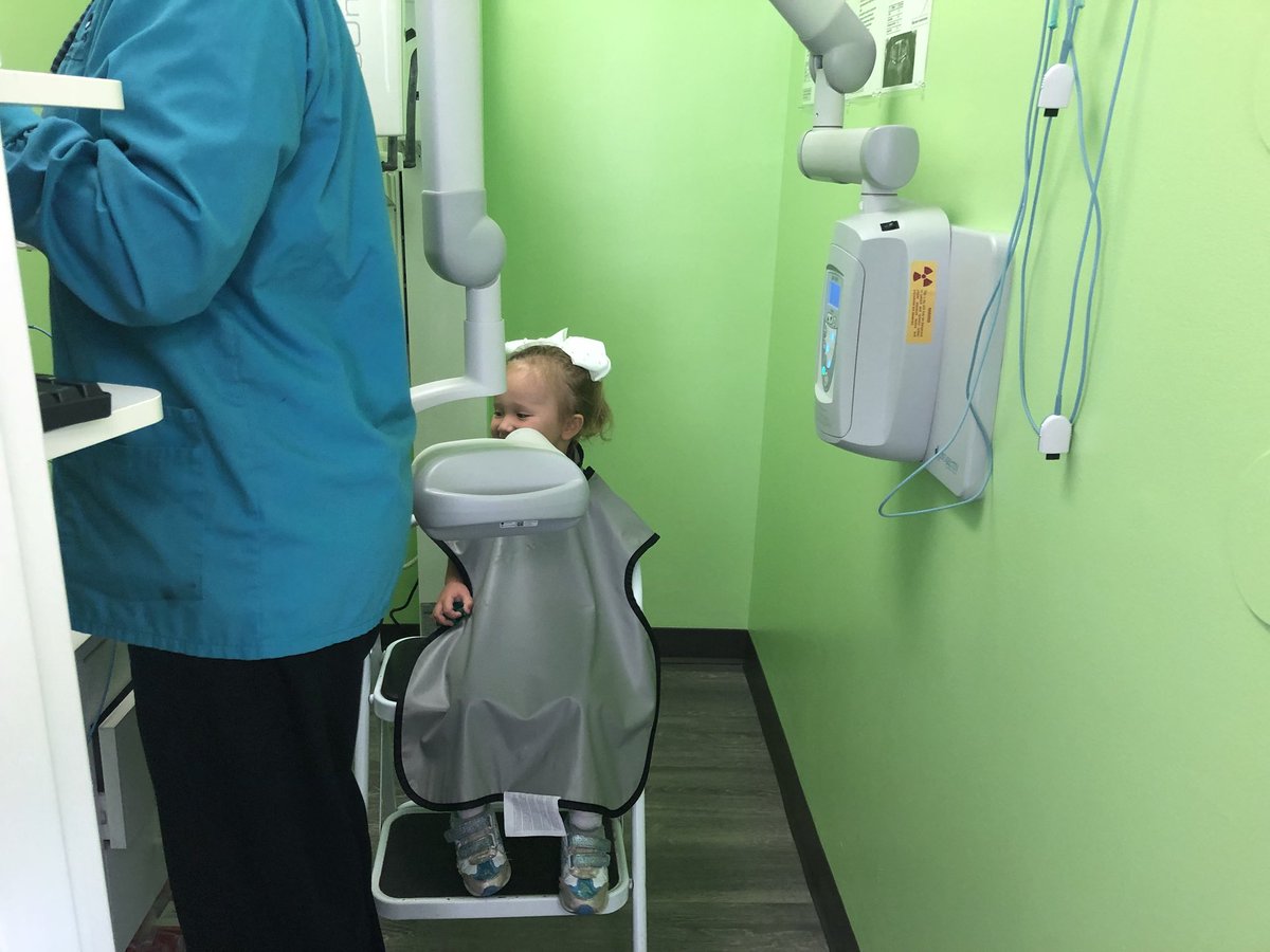 janjeffcoat's tweet photo. No tears or fears when baby girl  found out she got her first cavity.  She got her sweet tooth from her momma unfortunately.  Now we’re back in a couple of weeks for the filling 🤦🏽‍♀️ #6monthcheckup #firstcavity #dentistry #pediatricdentistry #stronggirl💪🏽 https://t.co/9CmTDhLzwe
