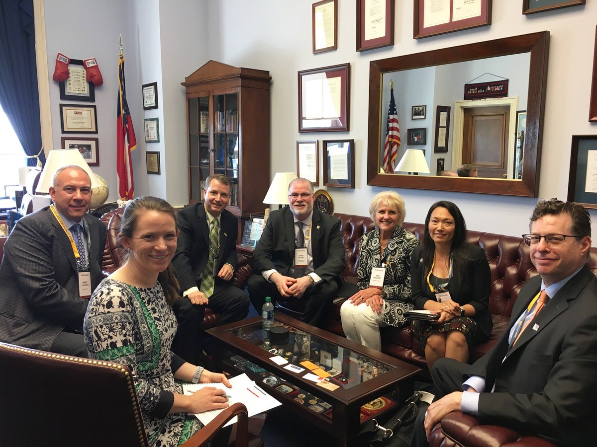 InsideTrackInc's tweet photo. We had a successful meeting with Congresswoman Karen Handel of Georgia during #ExhibitionsDay
#TheInsideTrackInc
#exhibitionsmeanbusiness #eventprofs @Exhibitionsmeanbiz@IAEE_HQ https://t.co/qROivy1nQK