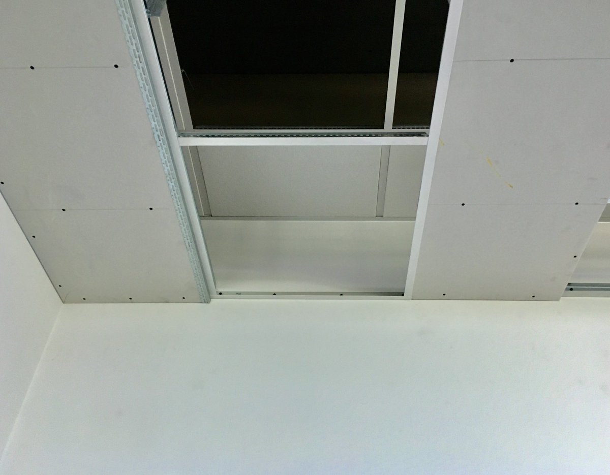DGSMark's tweet photo. If you are in the Dagenham area and would like to check out the versatility of @ArmstrongCeilin #DrywallGridSystem why not pop into @encon_group and they can show you this mock up! Perimeter details, flat, stepped and faceted #DGS ideal for any #Drywall #Ceiling installation https://t.co/aRVImPoBCR