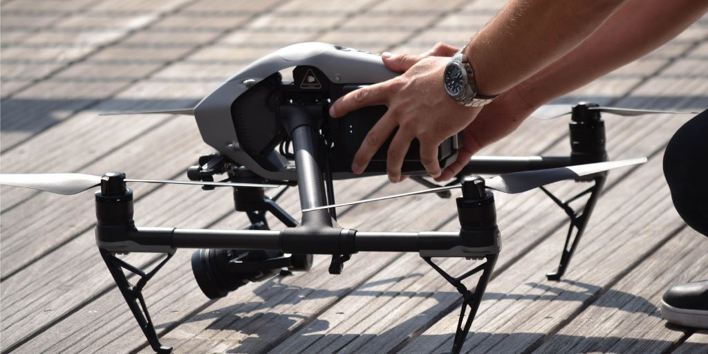 AirMapIO's tweet photo. Life-saving #drones take off in Switzerland this summer, powered by Swiss U-space. https://t.co/iHrRpbdVVj #poweredbyAirMap https://t.co/Zvqr5IFAe7